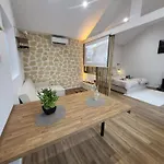 Le Champenois - Jacuzzi - Terrasse - Calme - Ciné Netflix