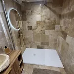 Hébergement de vacances Le Champenois - Jacuzzi - Terrasse - Calme - Ciné Netflix Troyes