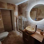 Hébergement de vacances Le Champenois - Jacuzzi - Terrasse - Calme - Ciné Netflix Troyes