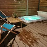 Le Champenois - Jacuzzi - Terrasse - Calme - Ciné Netflix Hébergement de vacances *