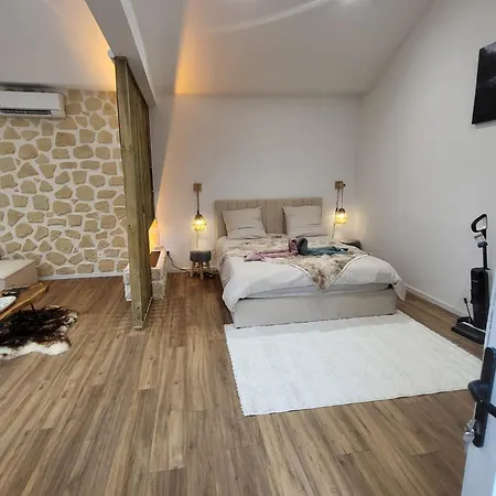 Le Champenois - Jacuzzi - Terrasse - Calme - Cine Netflix *