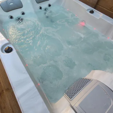 Le Champenois - Jacuzzi - Terrasse - Calme - Ciné Netflix * Troyes