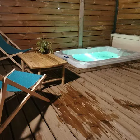 Le Champenois - Jacuzzi - Terrasse - Calme - Ciné Netflix Сasa de vacaciones *