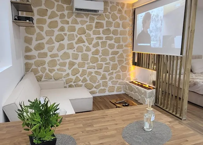 Le Champenois - Jacuzzi - Terrasse - Calme - Cine Netflix *